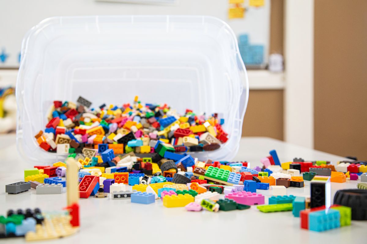 You are currently viewing Where To Store Toys? 12 Ideas & Tips