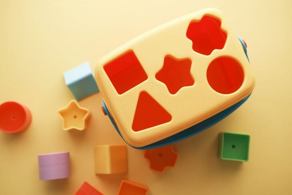 Read more about the article How To Teach A Baby To Use A Shape Sorter Toy?